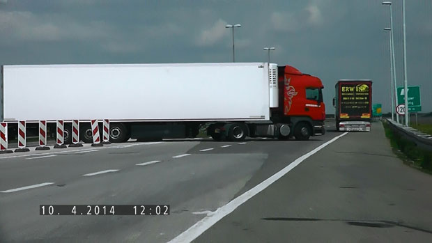 Kамионџије краду држави милионе!